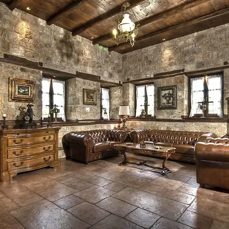 Estate Kalaitzis 3*